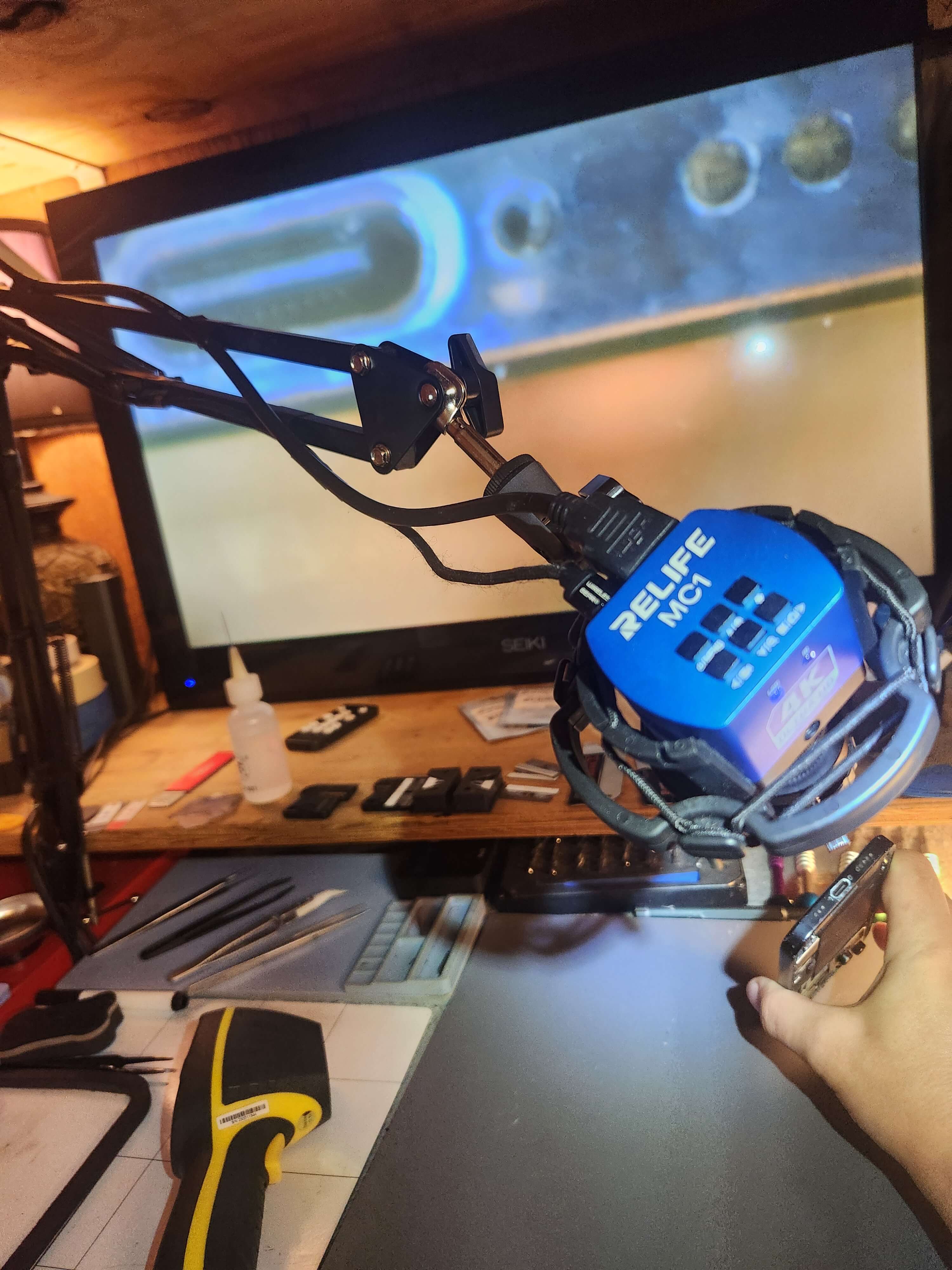 Device check on a workbench